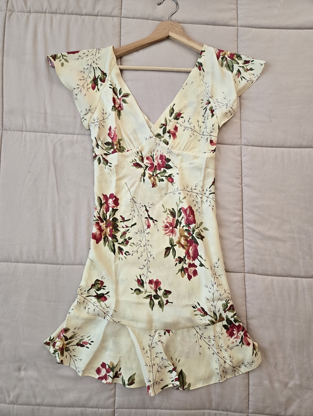 NWT ASOS DESIGN Cream Flutter Sleeve Mini Dress, Floral Print, Size 2 Petite - Picture 3 of 10